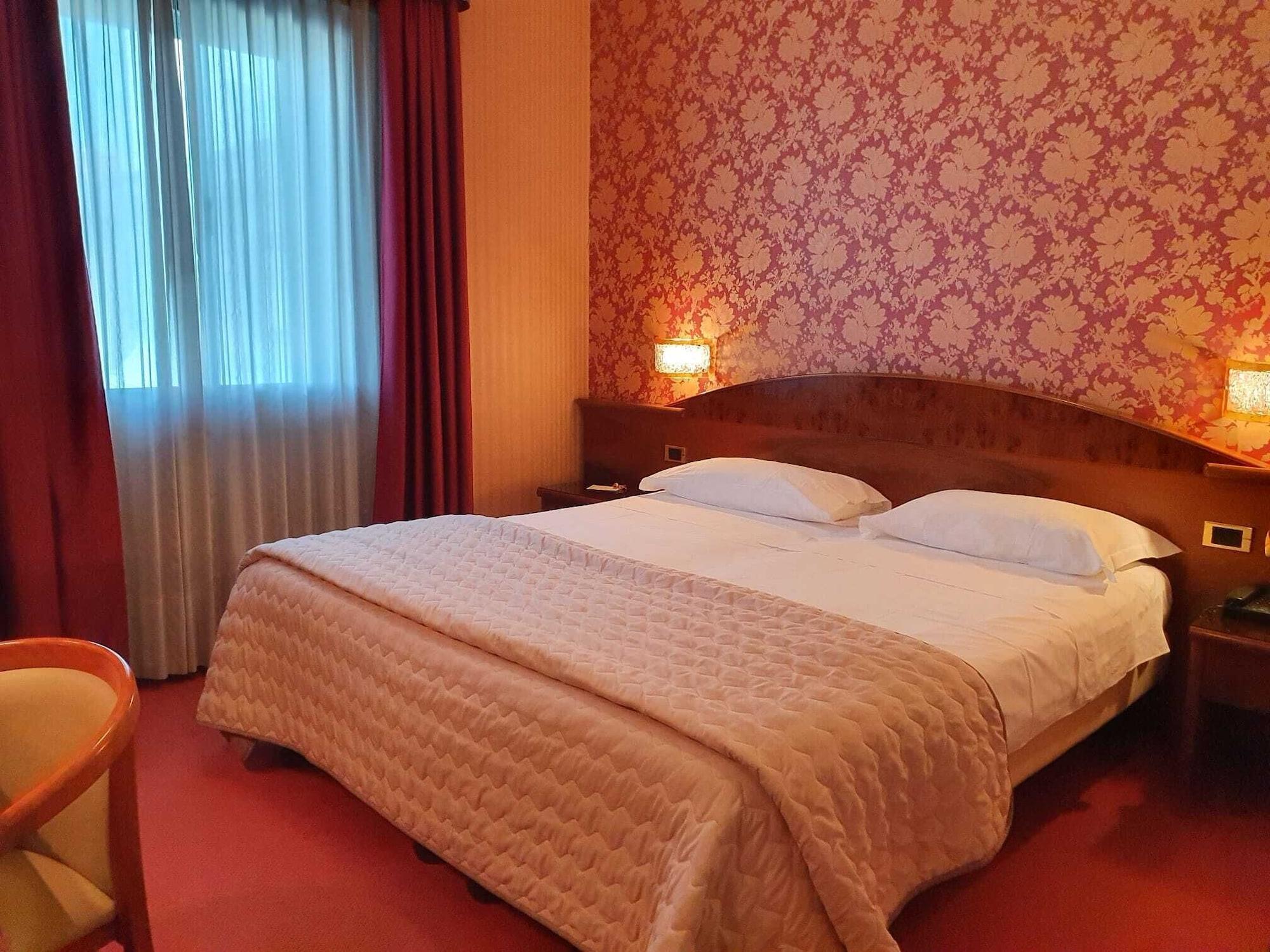 Hotel Poppi Mira Esterno foto