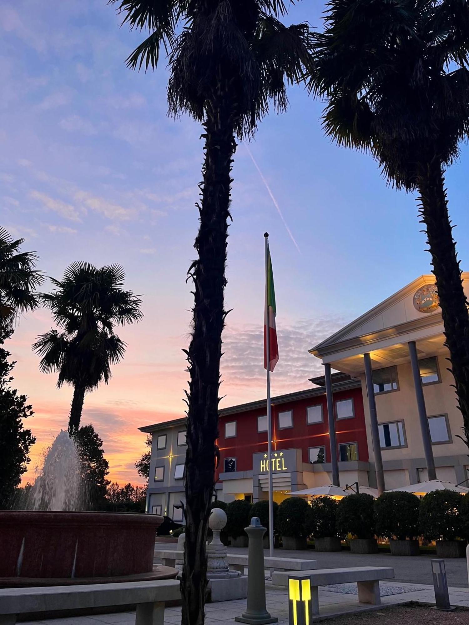 Hotel Poppi Mira Esterno foto